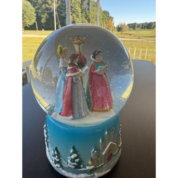 Disney Princesses Enesco Musical Water Snow Globe We Wish You a Merry Christmas - Picture 4 of 6